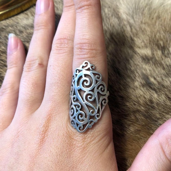 Jewelry - Vintage sterling silver swirly ring